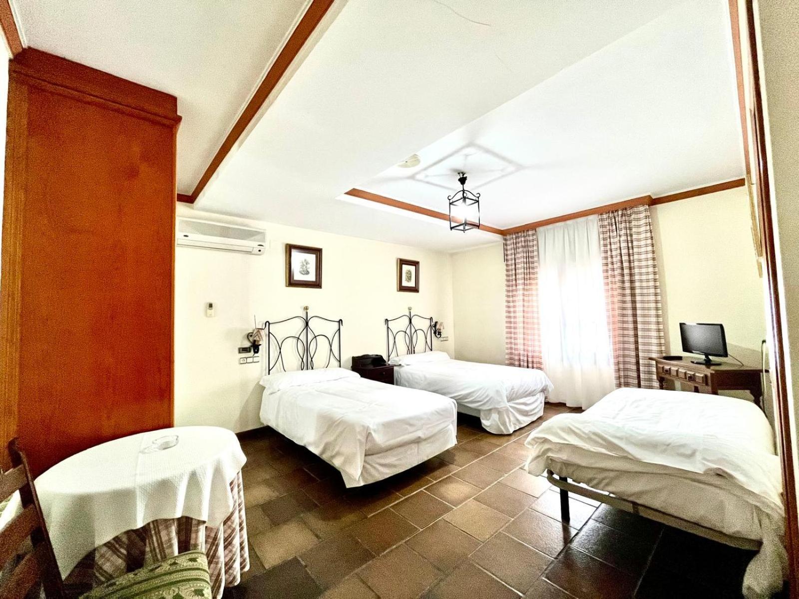 Hotel Seto Del Palancar 2*